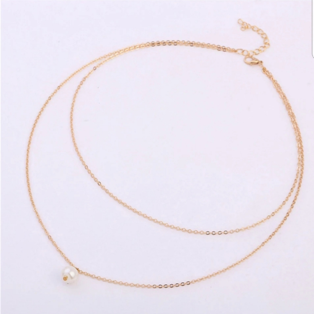 Woman's multilayer round faux pearl necklace! - Picture 2 of 2